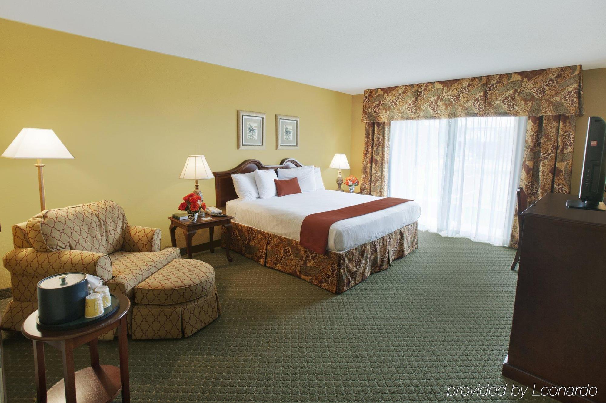 Fredericksburg Hospitality House Hotel Room photo